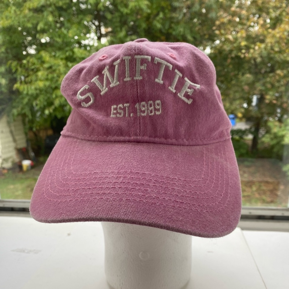 SWIFTIE pink adjustable Baseball Cap